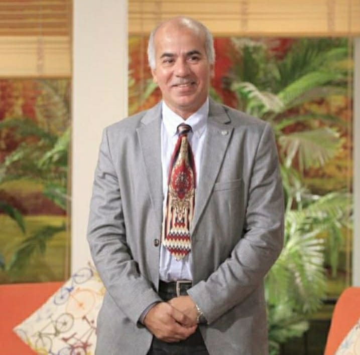 دكتور عمرو بخيت - استشاري الجراحة العامه والتجميل